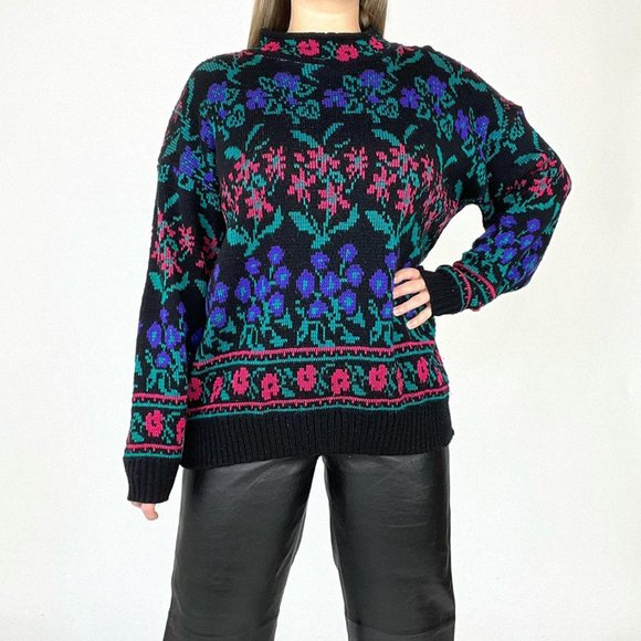 Vintage, made in USA, garden flower printed knit sweater! 💕 - Picture 2 of 4